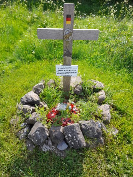 Memorial to Jager Knoffel near Urchfont Clump