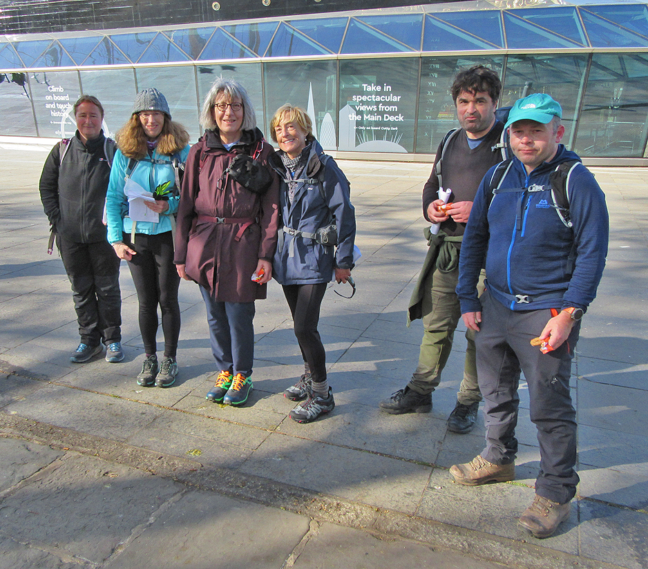 Lucy, Jeanette, Bea, Maggie, Ben and Richard at Cutty Sark (CP1)
